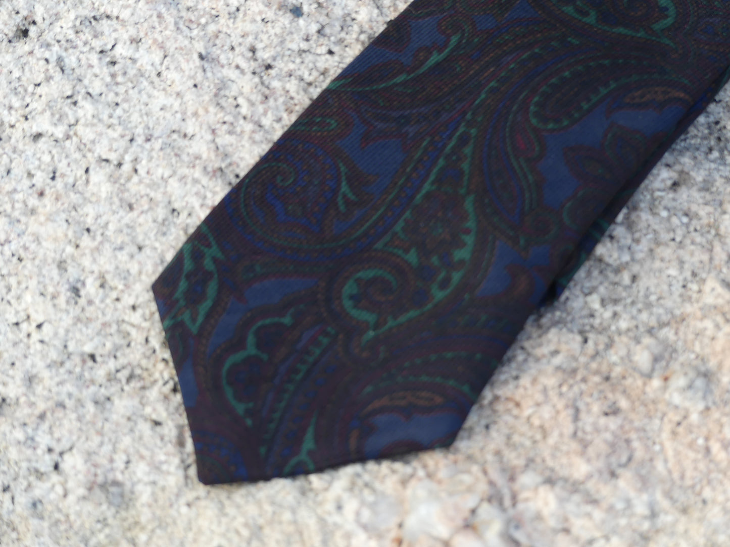 BURBERRY VINTAGE TIE - La Vague Vintage Shop