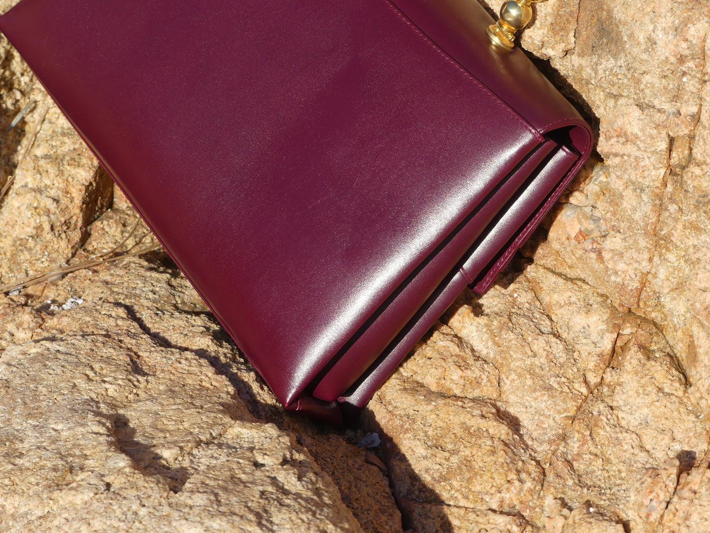 BORDEAUX HANDBAG - La Vague Vintage Shop