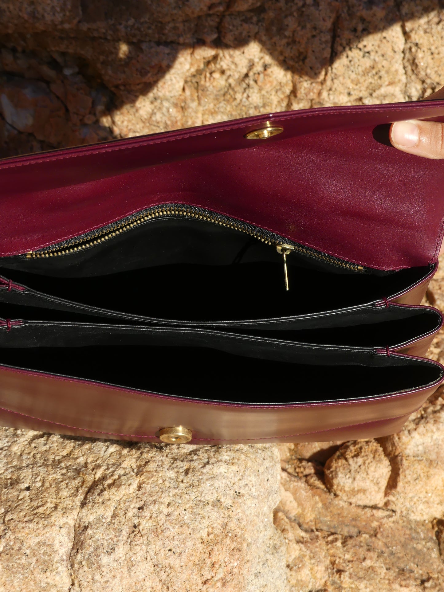 BORDEAUX HANDBAG - La Vague Vintage Shop