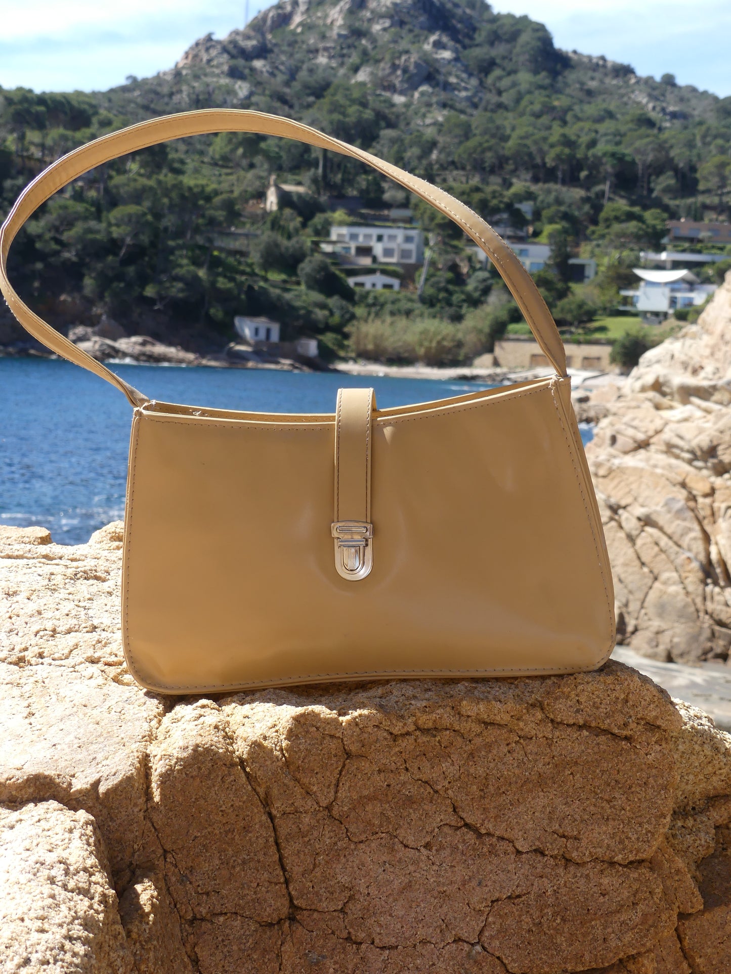 BAGUETTE VINTAGE HANDBAG - La Vague Vintage Shop