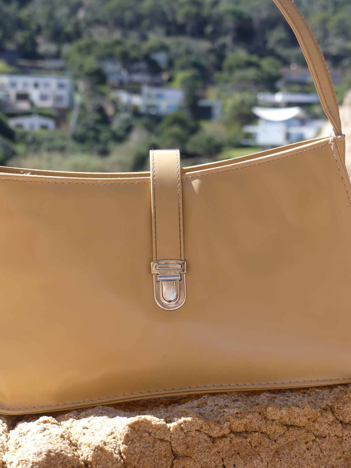 BAGUETTE VINTAGE HANDBAG - La Vague Vintage Shop