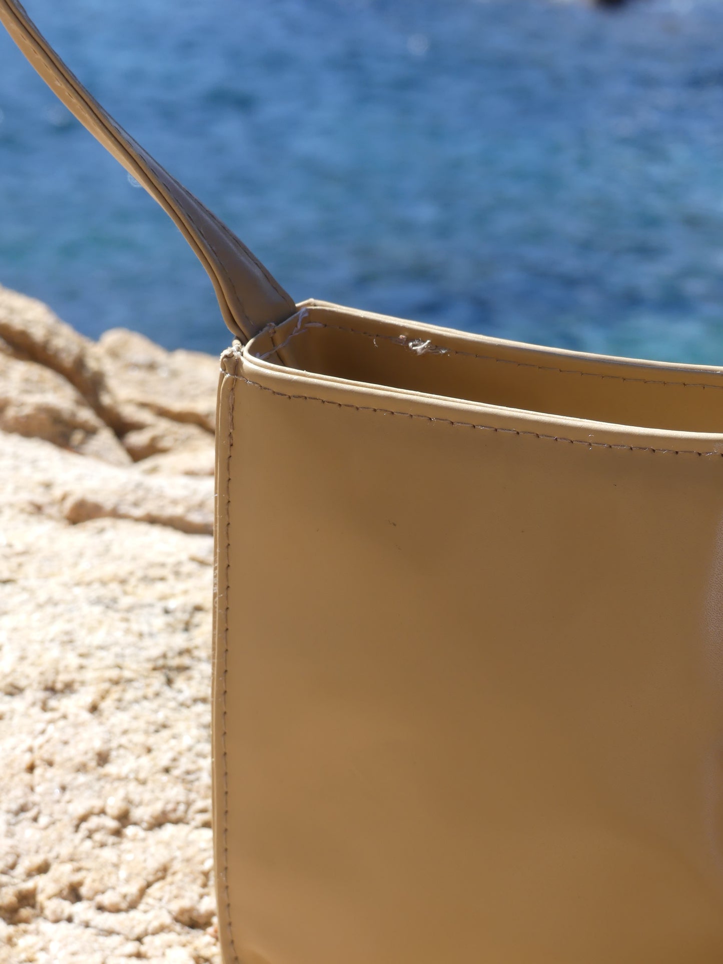 BAGUETTE VINTAGE HANDBAG - La Vague Vintage Shop