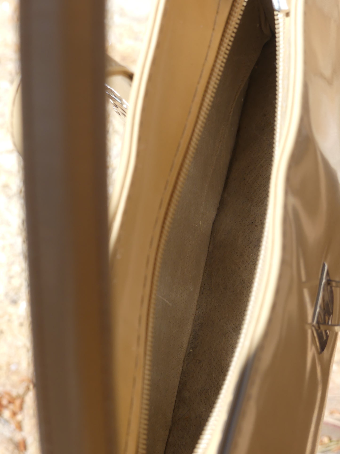 BAGUETTE VINTAGE HANDBAG - La Vague Vintage Shop