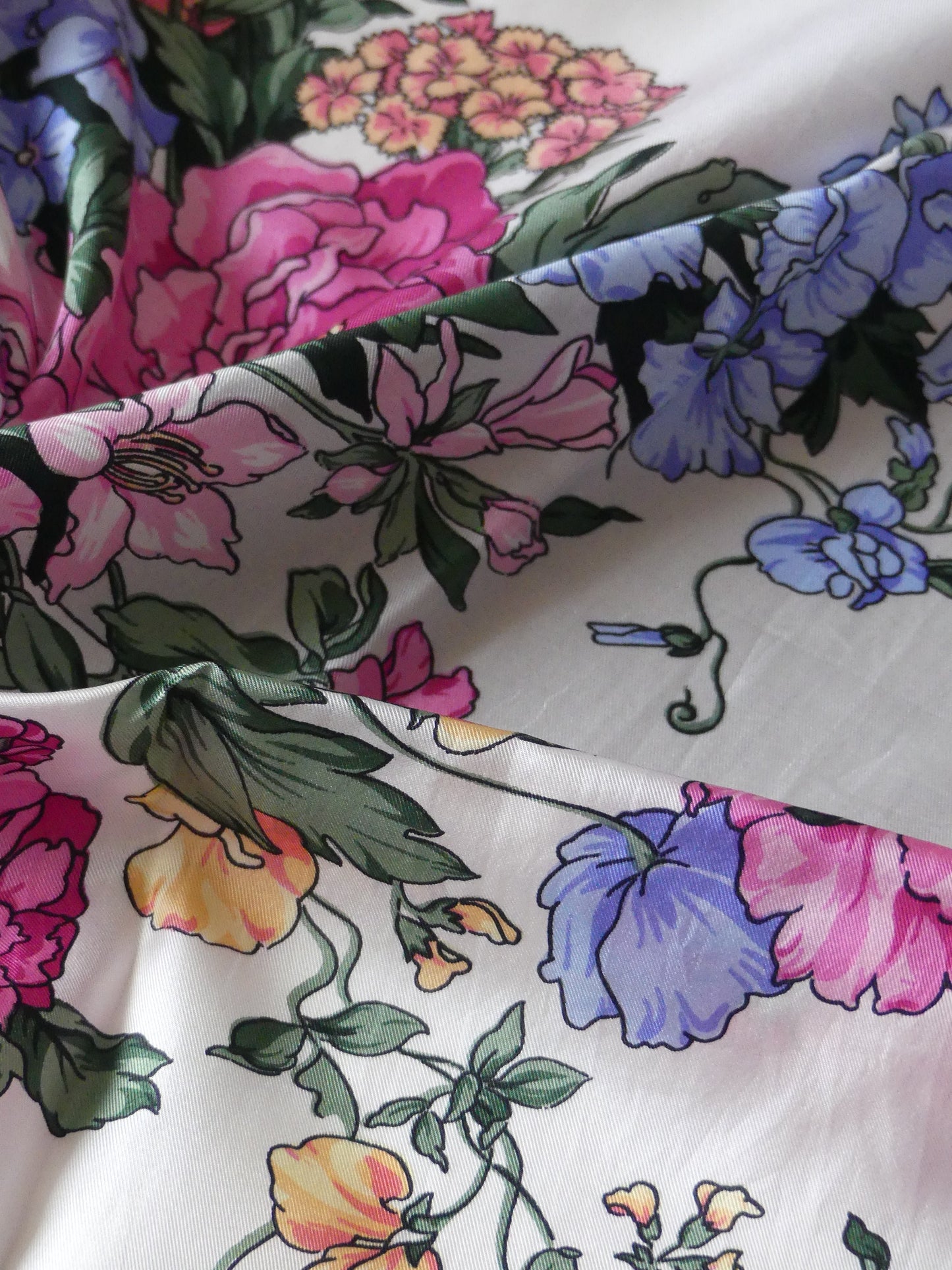 Floral Symphony Silk Scarf – Elegant 100% silk scarf with a vibrant floral pattern, luxurious accessory for women. Perfect as a neck scarf, headpiece, or handbag tie. 85cm x 85cm, sophisticated and timeless design for classic style at La Vague Vintage