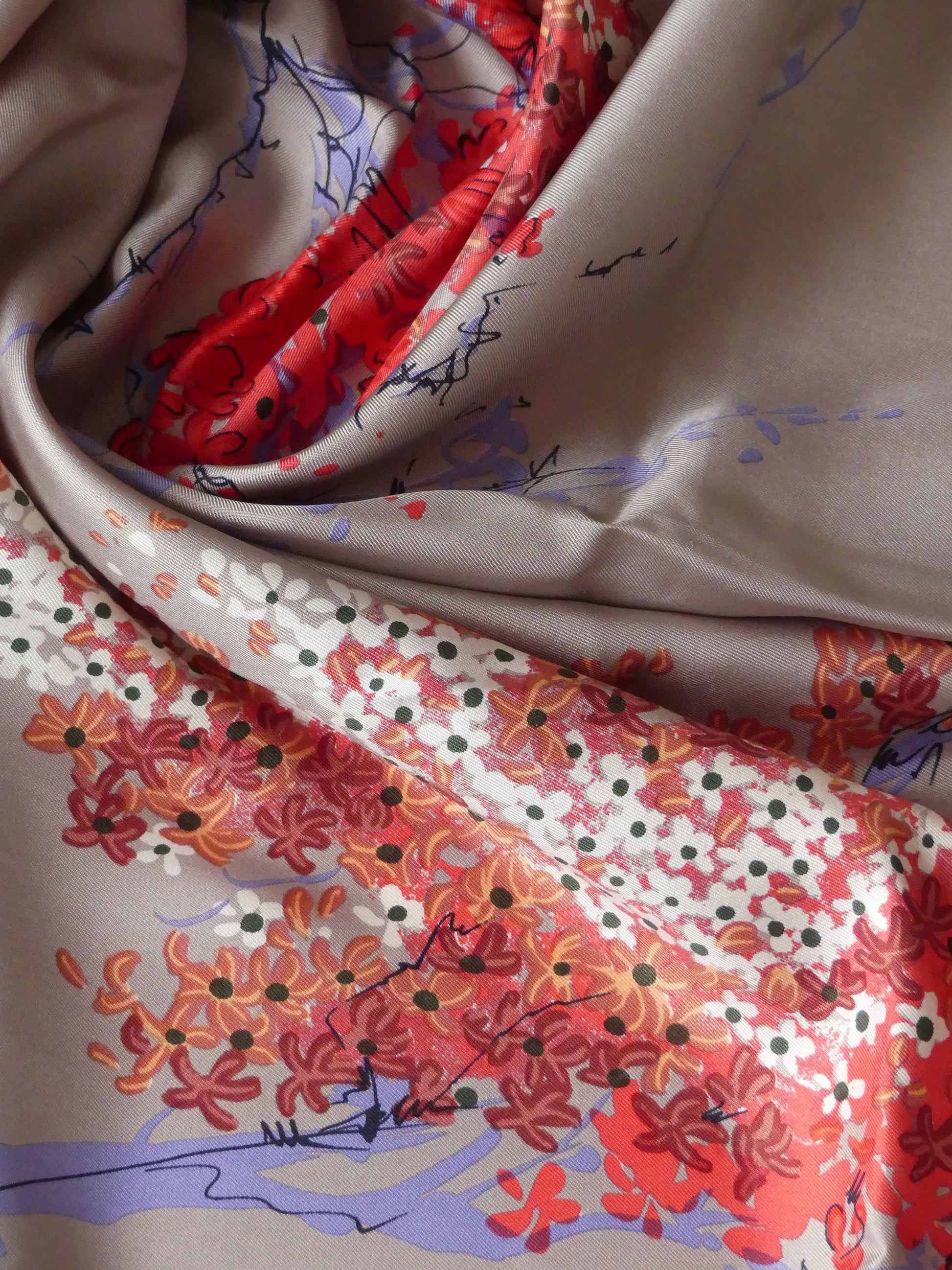 Shop the Pierre Charrier Sakura Blossom Silk Carré, featuring delicate sakura flowers and a refined brown border. A luxurious accessory that adds timeless elegance to your wardrobe. Perfect for any occasion. Now on La Vague Vintage 