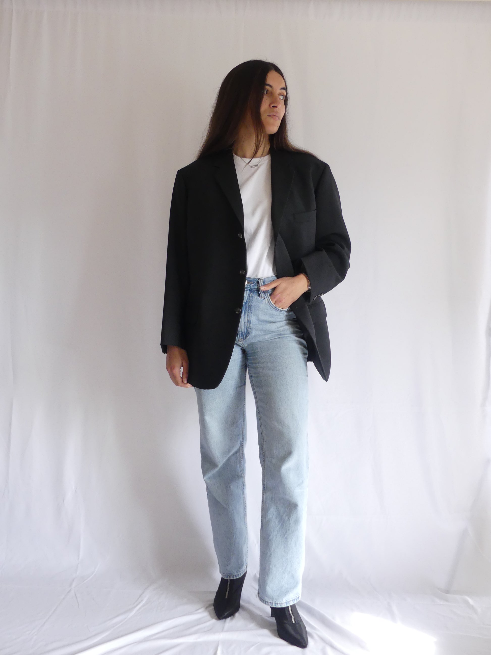 Blazer vintage Atelier Torino noir en mohair et laine – Élégance intemporelle et confection allemande, disponible chez La Vague Vintage.