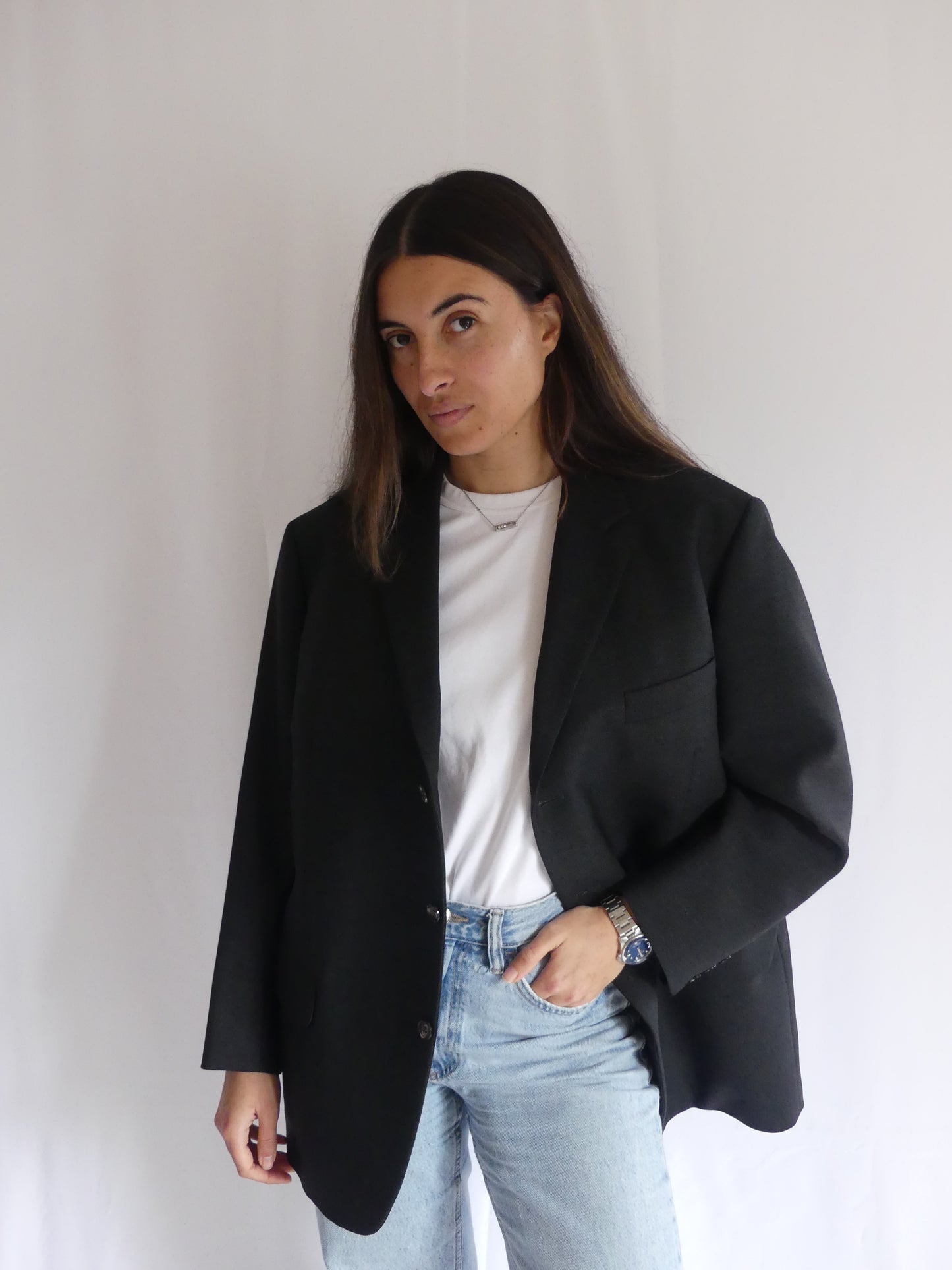 Blazer vintage Atelier Torino negro de mohair y lana – Diseño elegante y confección alemana premium. Ideal para un estilo sofisticado. Ahora disponible en LA Vague Vintage Shop