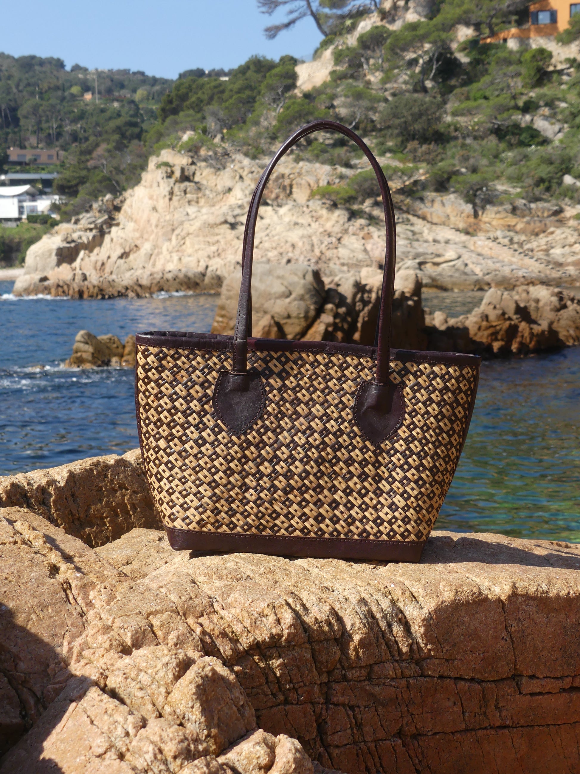 raffia tote bag, spring summer handbag, natural raffia bag, leather trim tote, boho chic bag, timeless bag, handmade bag, Cabas Java, La Vague Vintage
